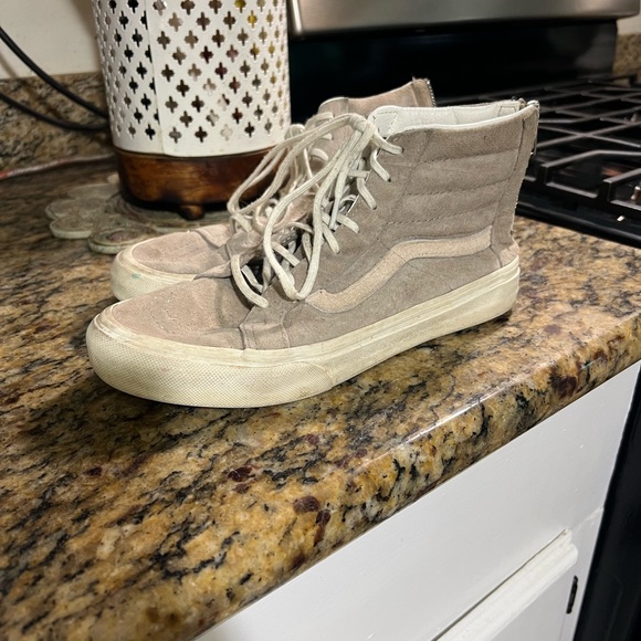 2 pairs of Vans size 8🛹💙💕 - Picture 2 of 12